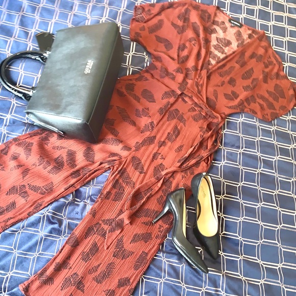 LE CHATEAU JUMPSUIT - Picture 1 of 7